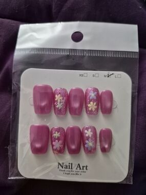 Pink Floral Press-On Nail Set